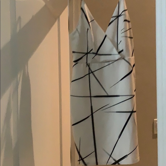 Formal dress - Picture 2 of 3